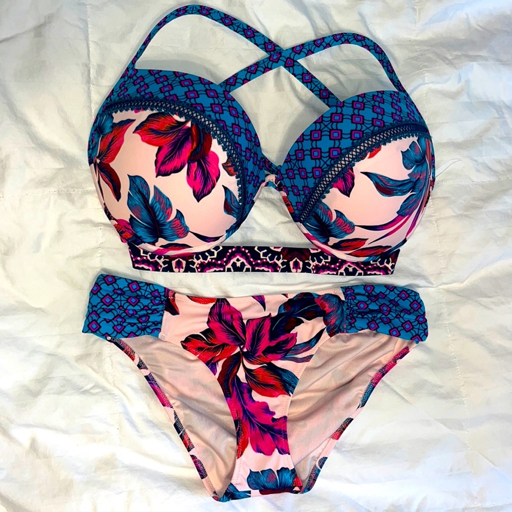 Brand New Shade And Shore Target, Sure Floral Bikini … Gem